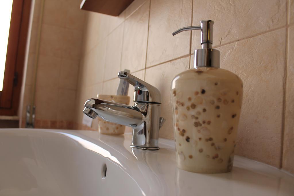 B&B Williwaw Quartu SantʼElena Exteriör bild